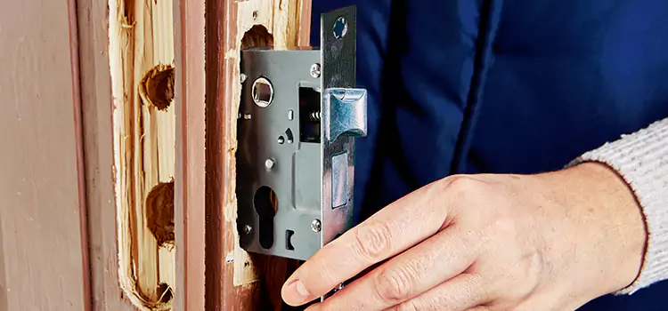 Garage Door Lock Replacement East Northport